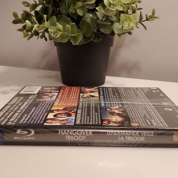 🌺 3/$25 The Hangover trilogy B L U RAY - Picture 3 of 4